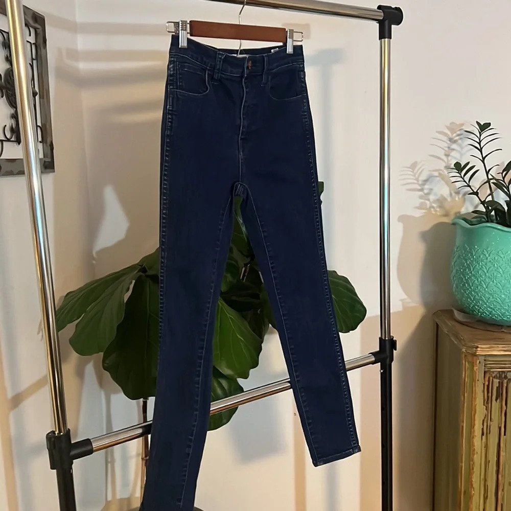 Madewell 10" High-Rise Skinny Jeans in Lydia Wash. Size 26 - Picture 3 of 8